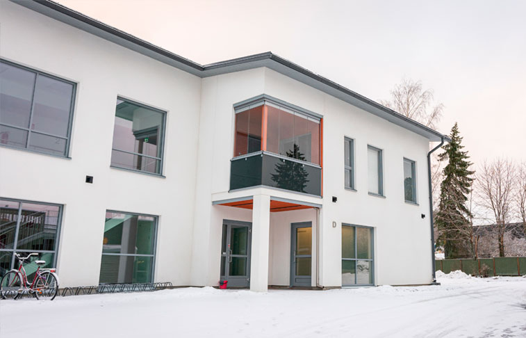 Asunto Oy Siihtalantie 12, SKES Rakennusliikkeen uudiskohde ulkoa.