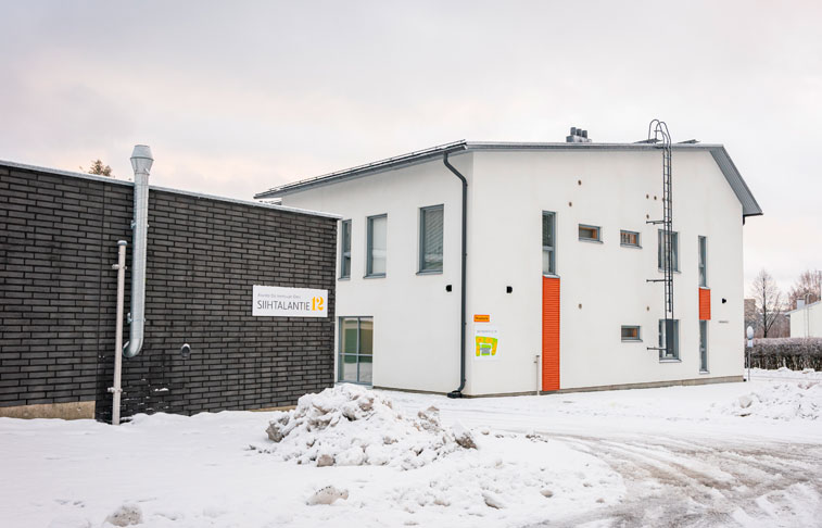 Asunto Oy Siihtalantie 12, SKES Rakennusliikkeen uudiskohde ulkoa.